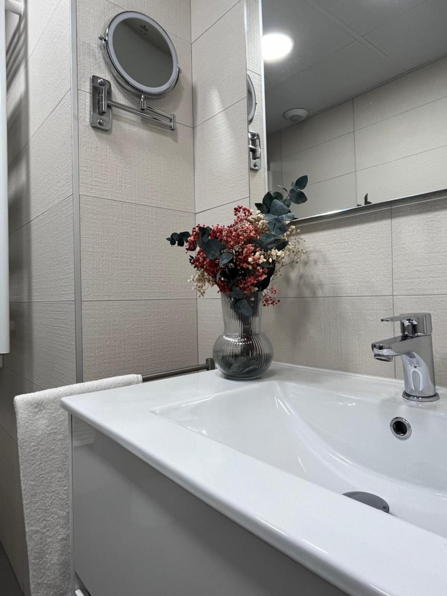 萨拉戈萨El Balcon Del Ebro By Alogest- Vistas, Piscina Y 2 Parking公寓 外观 照片